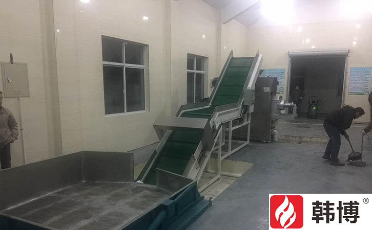 太倉雙鳳環(huán)衛(wèi)站引進(jìn)韓博20T粉碎擠干機(jī) 太倉雙鳳環(huán)衛(wèi)站引進(jìn)韓博20T粉碎擠干機(jī)