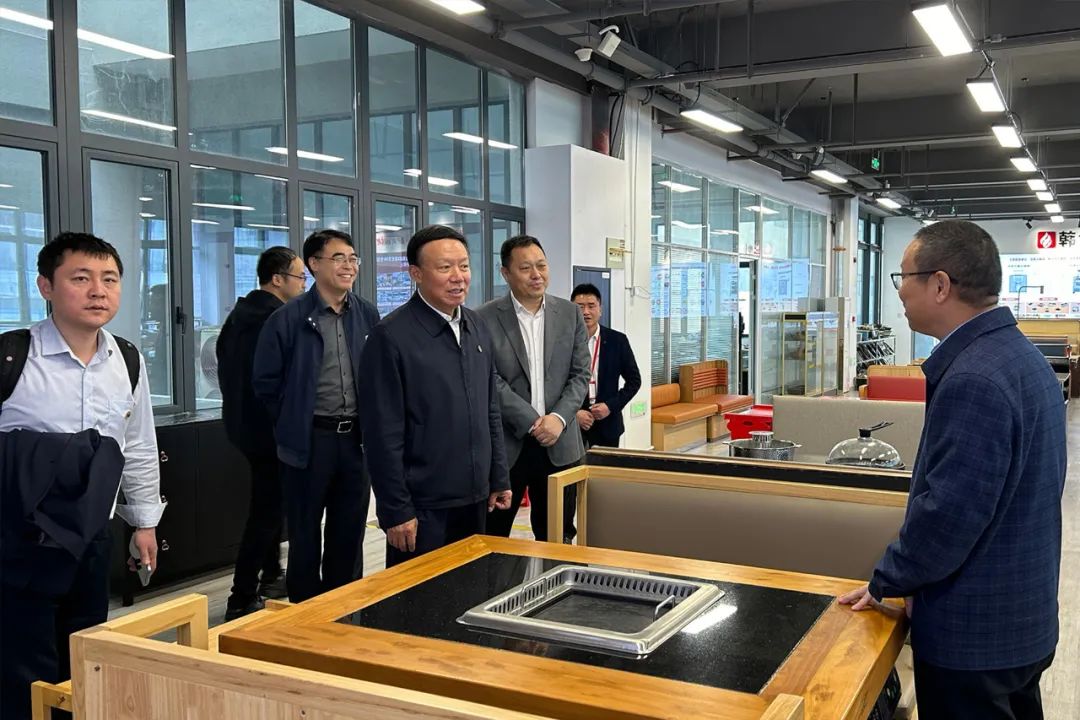 中國環(huán)境保護(hù)產(chǎn)業(yè)協(xié)會(huì)郭承站會(huì)長一行調(diào)研韓博科技集團(tuán) 中國環(huán)境保護(hù)產(chǎn)業(yè)協(xié)會(huì)郭承站會(huì)長一行調(diào)研韓博科技集團(tuán)